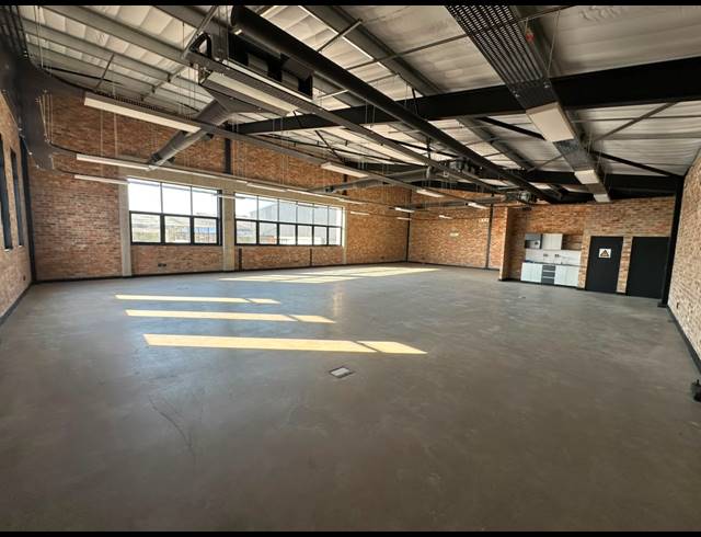 2,542.22M² WAREHOUSE TO LET IN RIVERSANDS